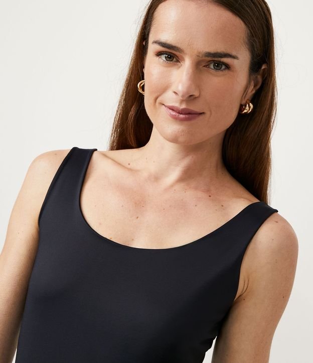 Blusa Musculosa en Poliamida con Escote U 4