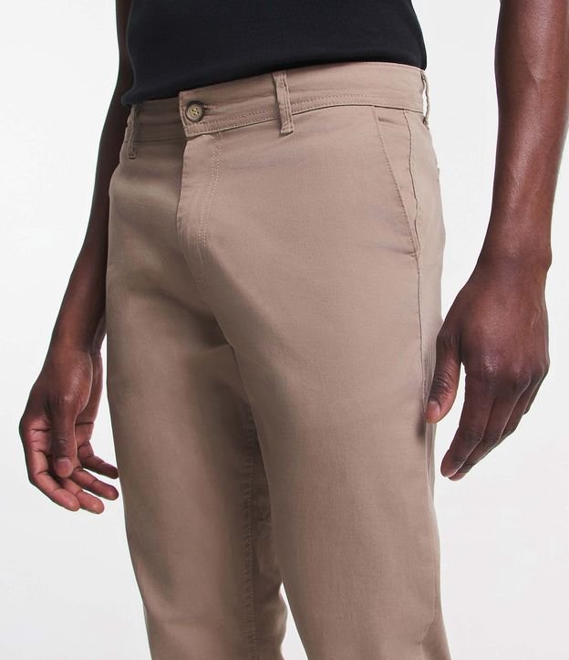 Pantalón Slim Básico en Sarga con Bolsillos 6