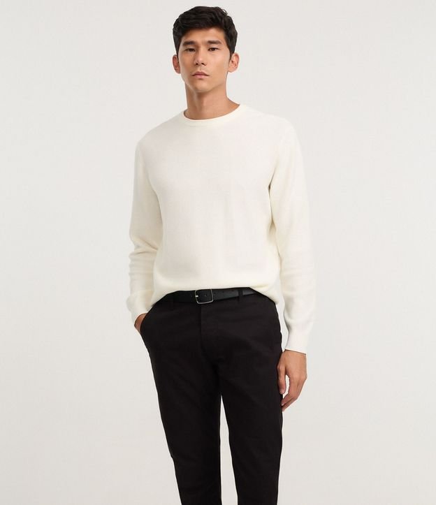 Pantalón Slim Básico en Sarga con Bolsillos 12