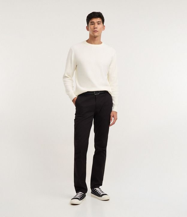 Pantalón Slim Básico en Sarga con Bolsillos 18