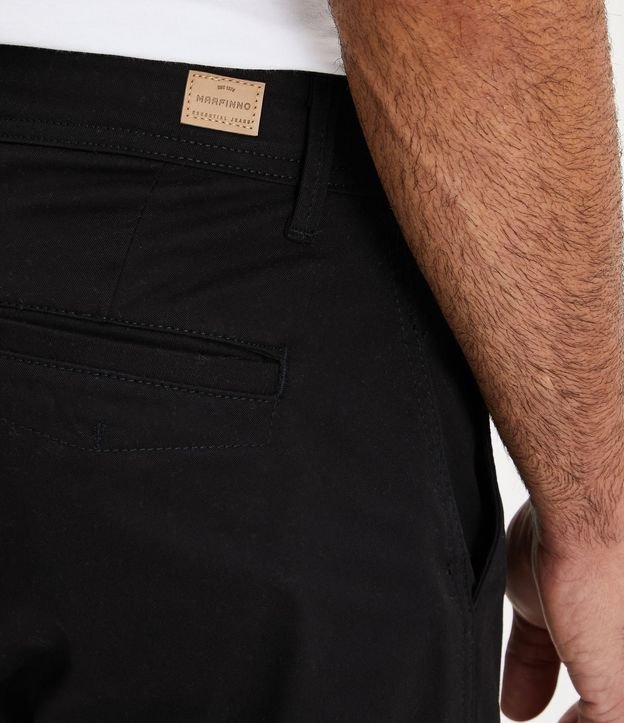 Pantalón Slim Básico en Sarga con Bolsillos 8