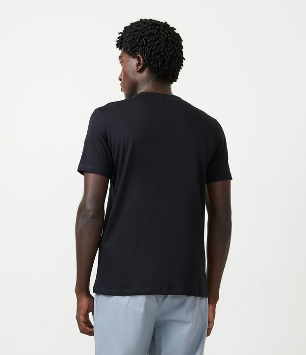 Remera Slim Básica en Algodón Peruano con Cuello Redondo 3