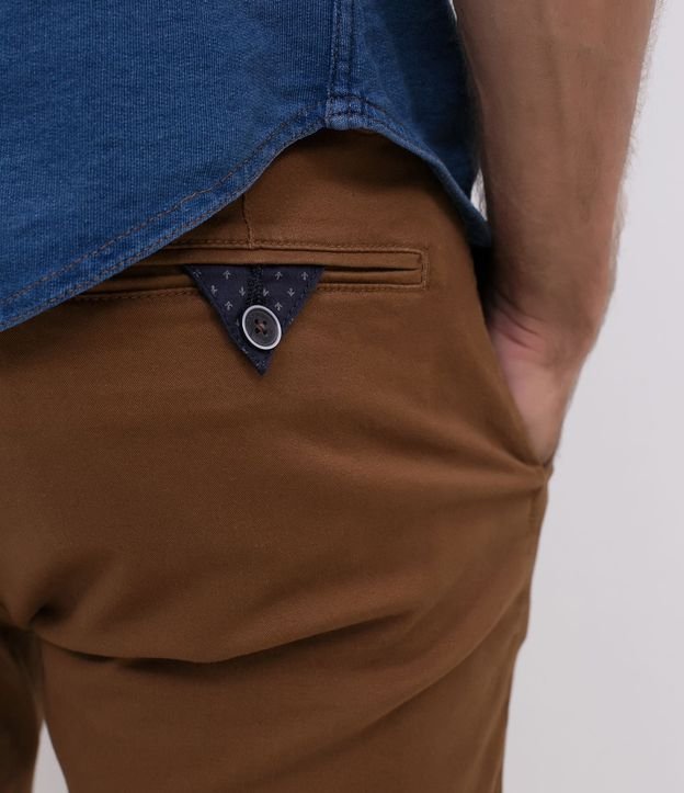 Pantalón Slim Básico en Sarga con Bolsillos 4