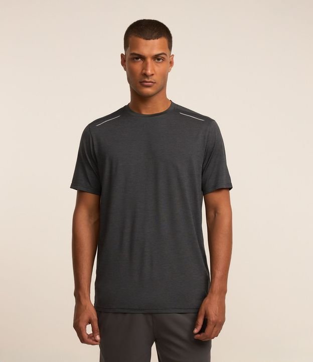 Remera Deportiva con Tecnologia Dry y Detalles Reflectantes
