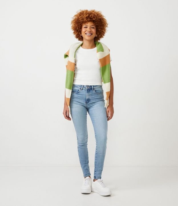 Pantalón Skinny Básica en Jeans con cintura mediana 1