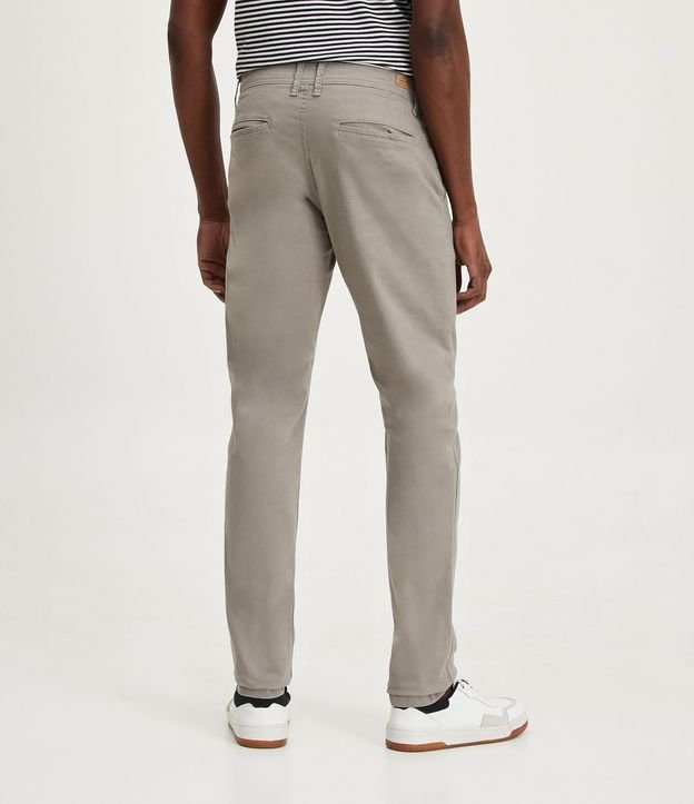 Pantalón Slim Básico en Sarga con Bolsillos 4