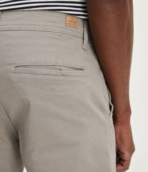Pantalón Slim Básico en Sarga con Bolsillos 5