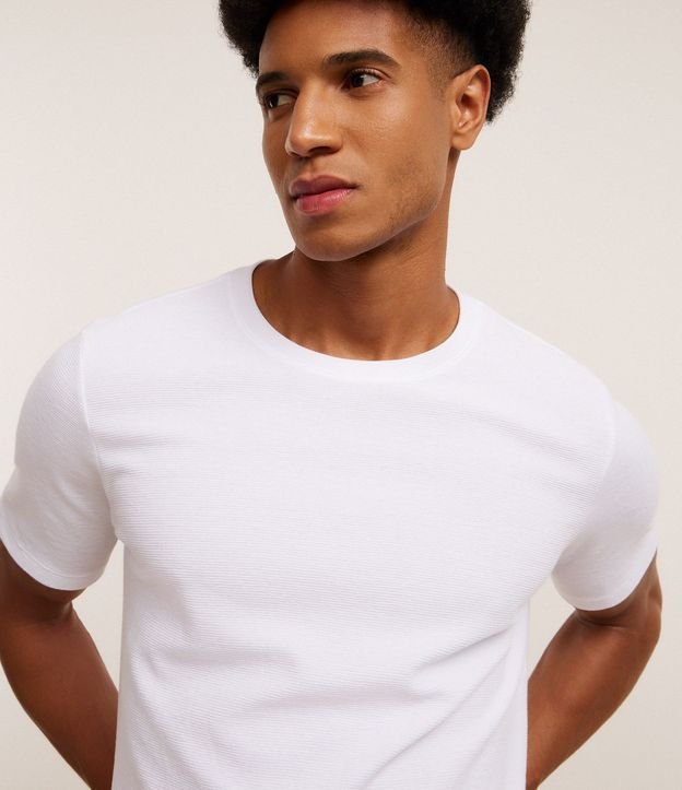 Remera Slim en Algodón con Textura Acanalada 5