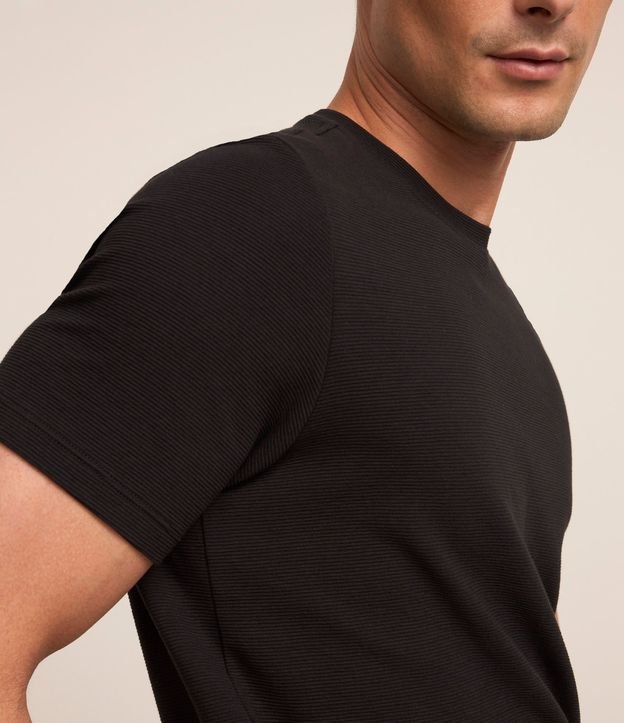 Remera Slim en Algodón con Textura Acanalada 7