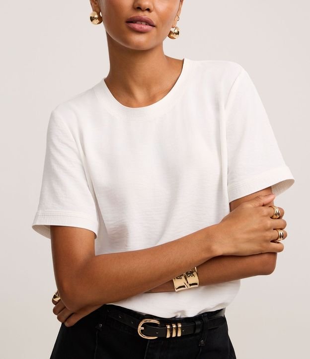 Blusa con Aberturas y Detalles de Pespuntes 5