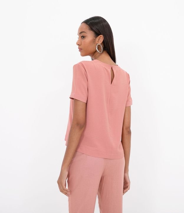 Blusa con Aberturas y Detalles de Pespuntes 2