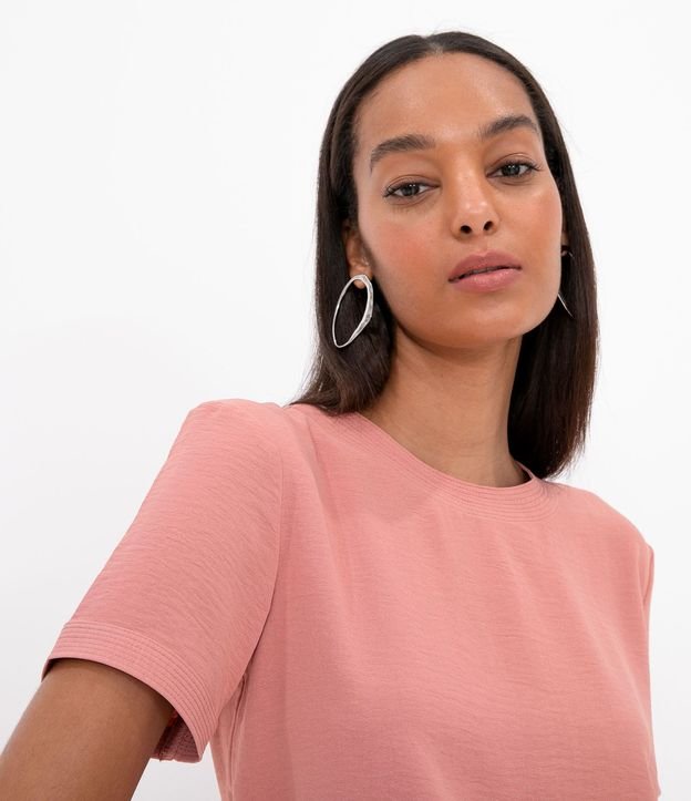 Blusa con Aberturas y Detalles de Pespuntes 3