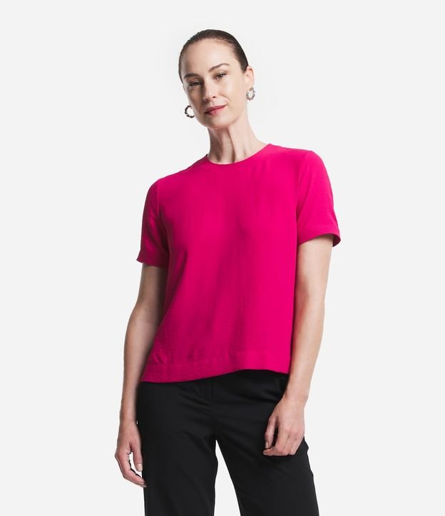 Blusa con Aberturas y Detalles de Pespuntes