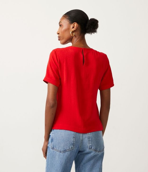 Blusa con Aberturas y Detalles de Pespuntes 4