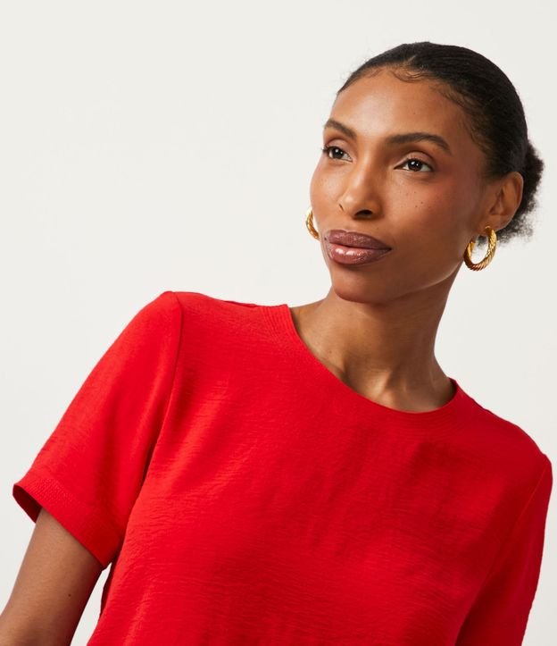 Blusa con Aberturas y Detalles de Pespuntes 5