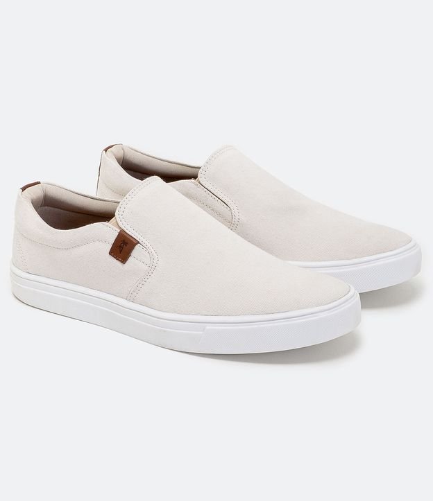 Championes Slip On con Recortes y Etiqueta Aplicada 2