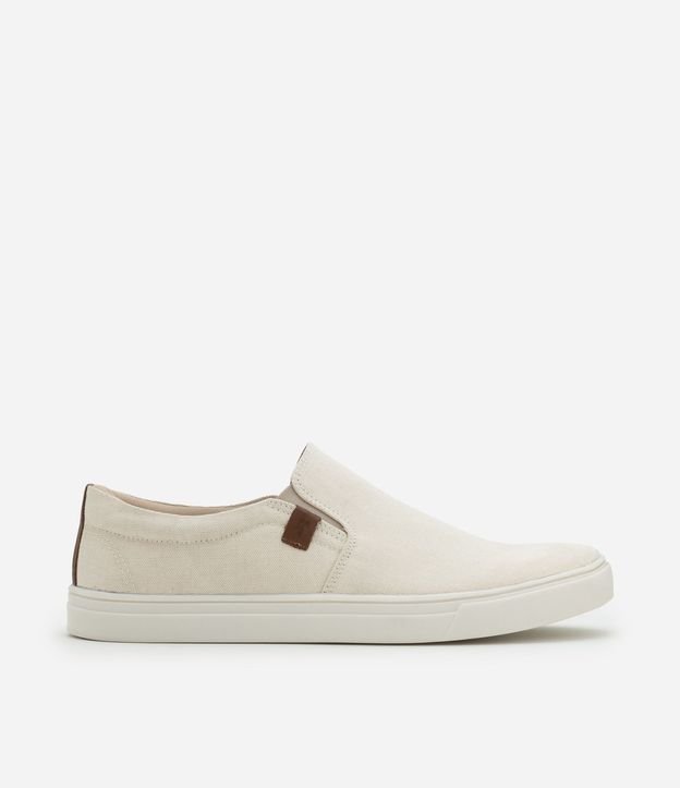 Championes Slip On con Recortes y Etiqueta Aplicada 3