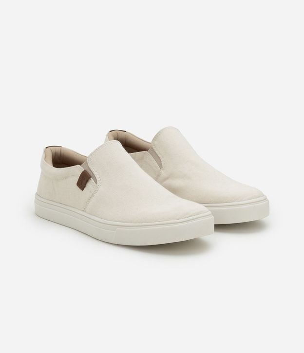 Championes Slip On con Recortes y Etiqueta Aplicada 5