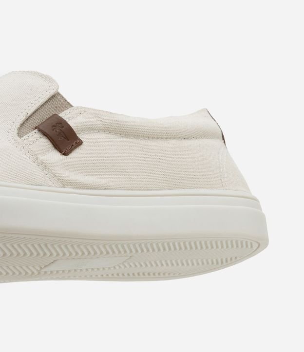 Championes Slip On con Recortes y Etiqueta Aplicada 7