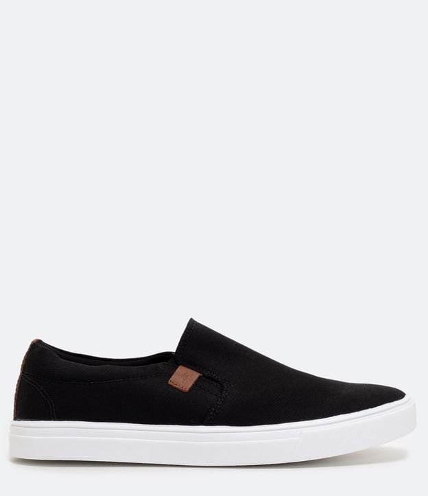 Championes Slip On con Recortes y Etiqueta Aplicada