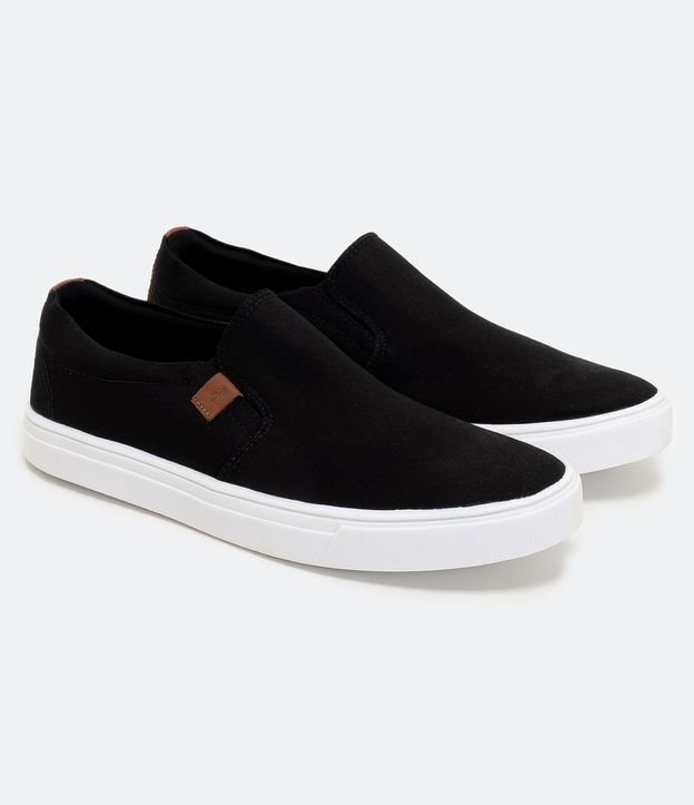 Championes Slip On con Recortes y Etiqueta Aplicada 2