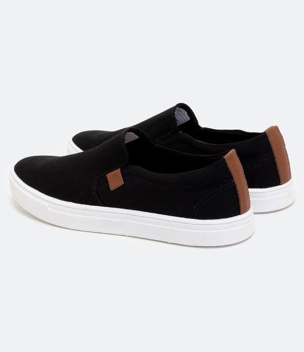 Championes Slip On con Recortes y Etiqueta Aplicada 3