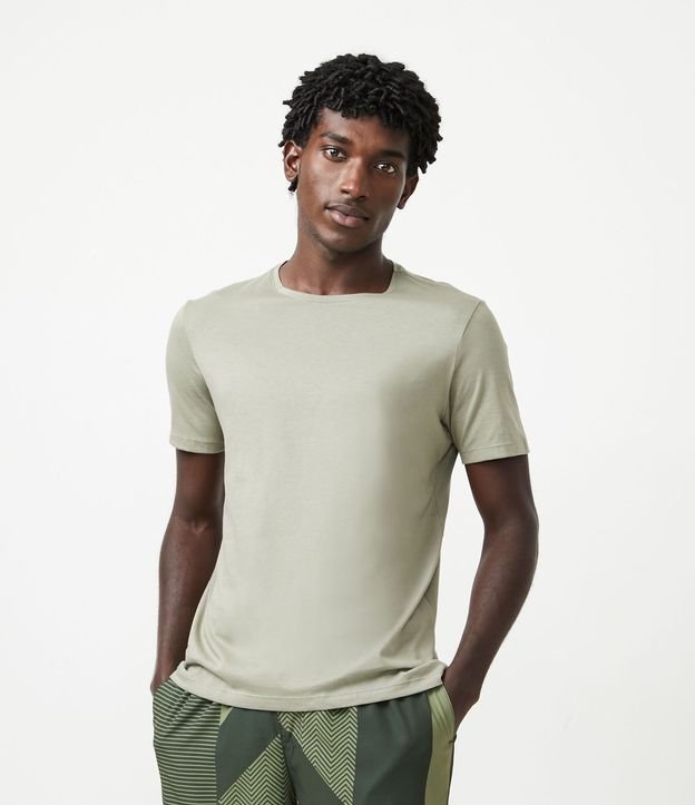 Remera Slim Básica en Algodón Peruano con Cuello Redondo