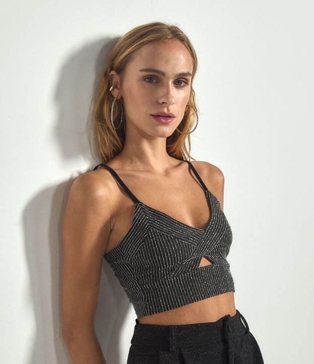 Blusa Cropped Cuello en V Cruzada con Hilo Metalizado
