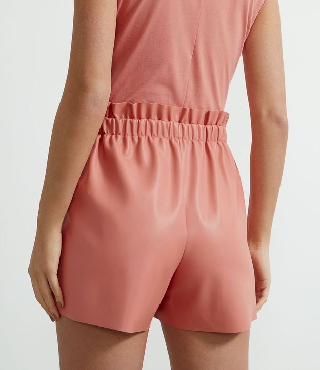 Short Clochard en Material Sintético con Detalle Metalizado 2