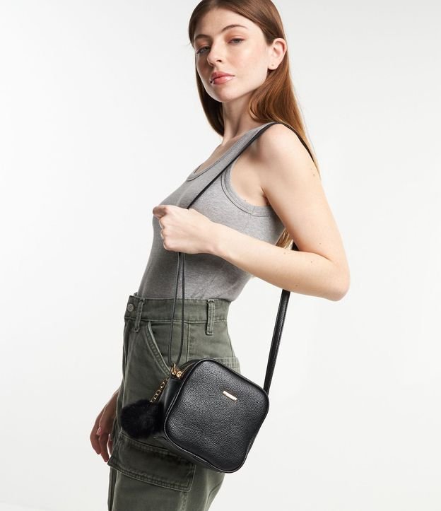 Cartera Transversal Floater con Pompóm