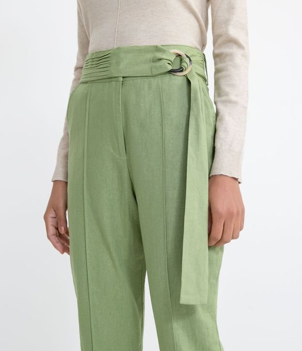 Pantalón Carrot en Viscolino sin Estampa con Cinturón y Hebilla 3
