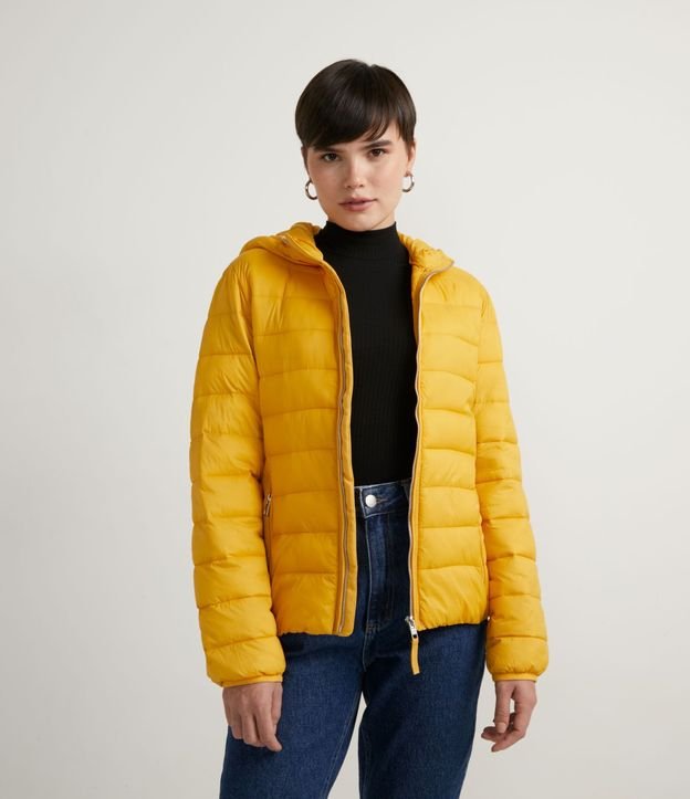 Campera Ultra Ligera en Poliamida con Capucha y Gomos