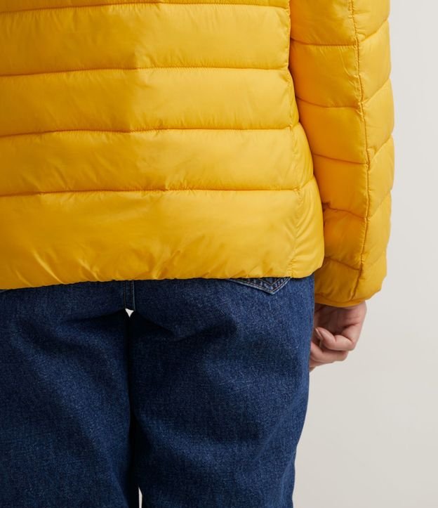 Campera Ultra Ligera en Poliamida con Capucha y Gomos 6