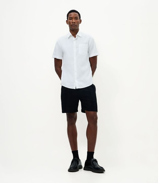 Camisa Comfort Básica en Lino con Bolsillo Delantero 3