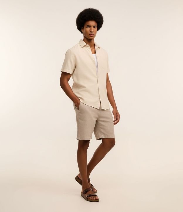 Camisa Comfort Básica en Lino con Bolsillo Delantero