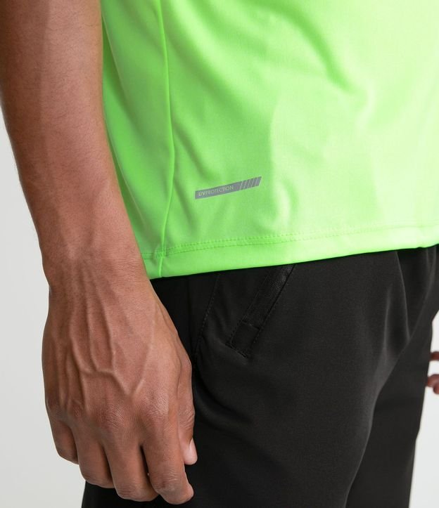 Remera Deportiva Básica en Tecnologia Dry con Manga Corta 4