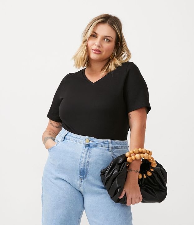 Blusa Básica en Algodón con Cuello V Curve & Plus Size
