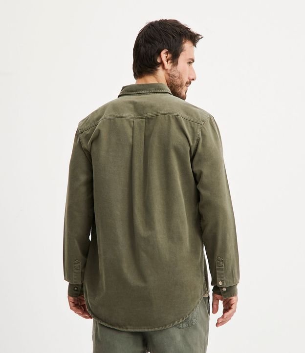 Camisa Comfort en Algodón con Bolsillos Solapa y Abotonado 3