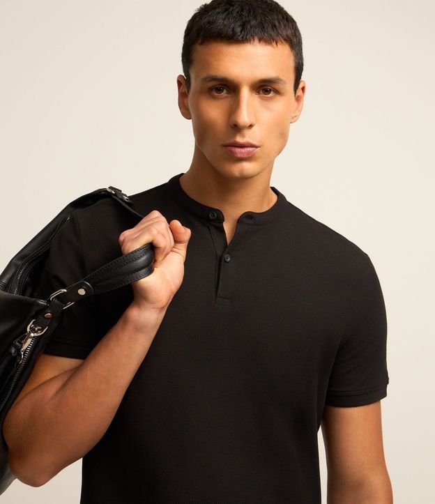 Camisa Polo Slim en Piquet Texturizado con Cuello Polo 6