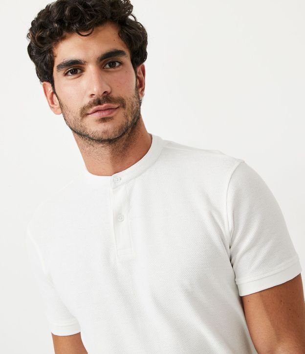 Camisa Polo Slim en Piquet Texturizado con Cuello Polo 5