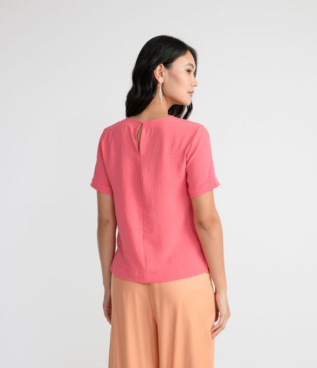 Blusa con Aberturas y Detalles de Pespuntes 2