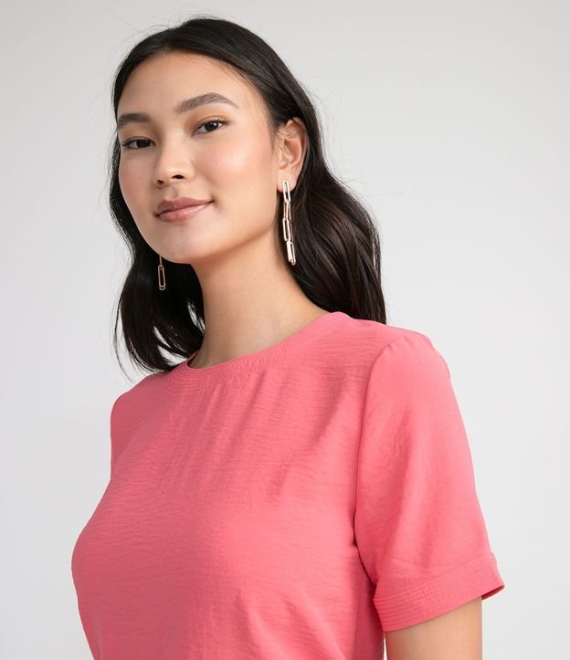 Blusa con Aberturas y Detalles de Pespuntes 3