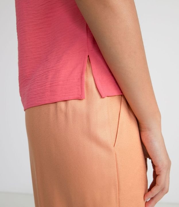 Blusa con Aberturas y Detalles de Pespuntes 5