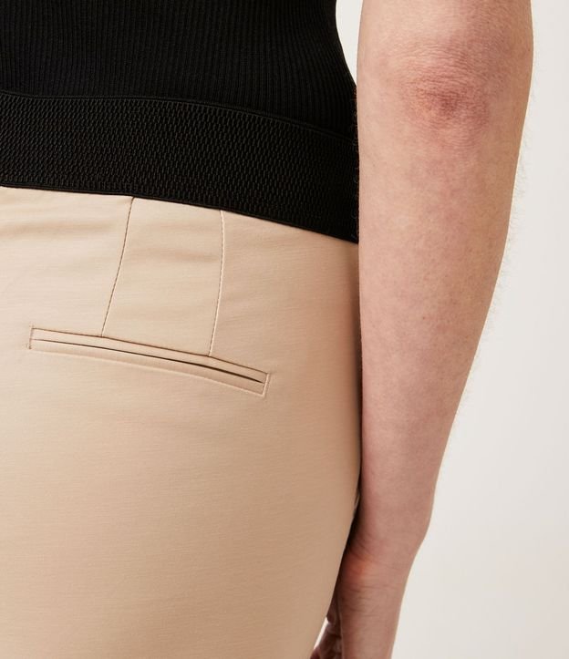 Pantalón Sastrería con Bolsillos Detanteros Sin Estampa 3