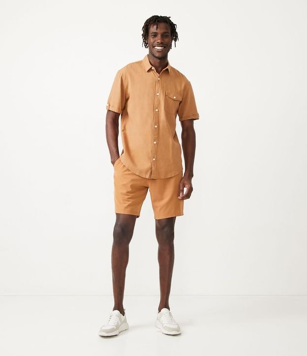 Camisa Comfort en Lino con Bolsillo y Dobra en la Manga 3