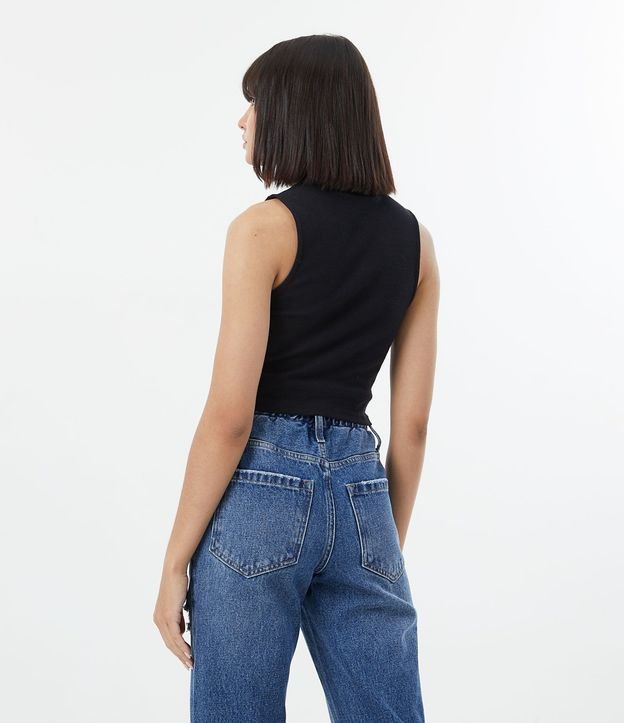 Blusa Cropped Básica sin Manga en Algodón con Cuello Alto 3