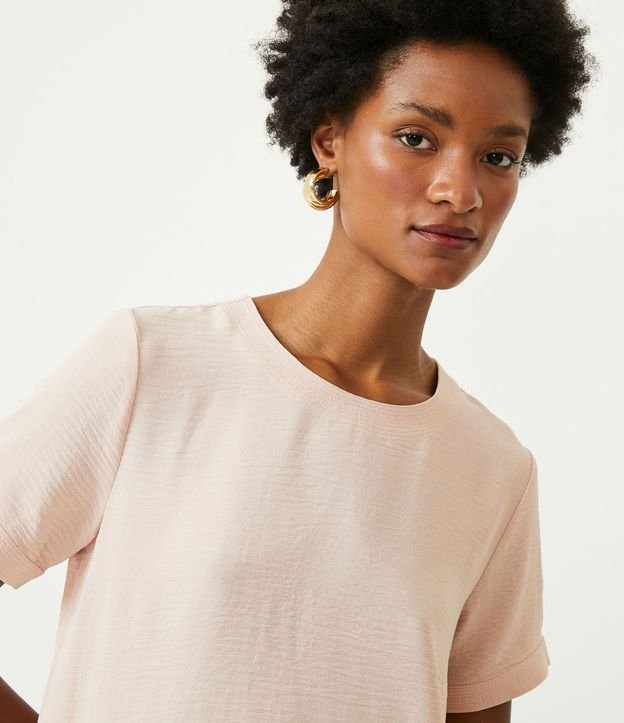 Blusa con Aberturas y Detalles de Pespuntes 3