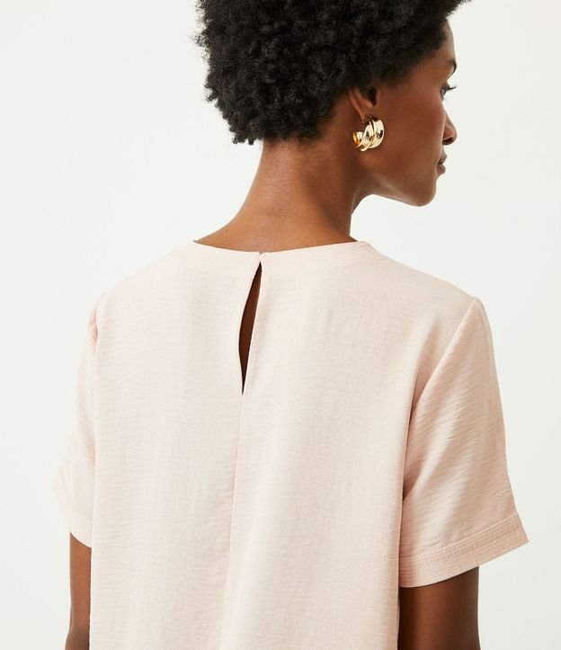 Blusa con Aberturas y Detalles de Pespuntes 4
