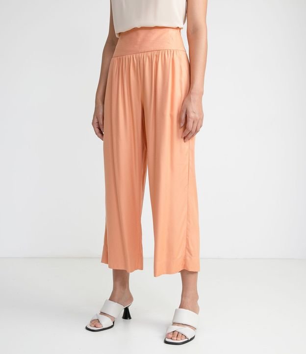 Pantalón Recto en Viscosa con Detalle en la Cintura y Bolsillos Frontales