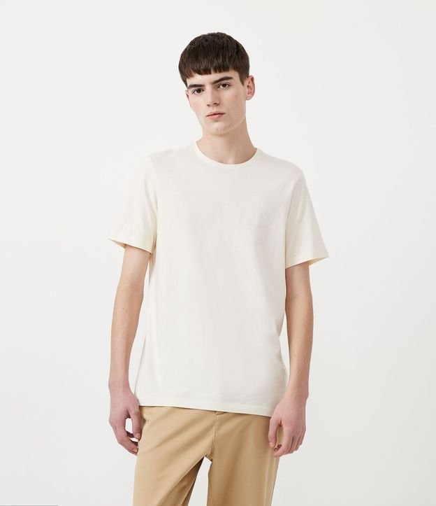 Remera Slim Básica en Algodón Peruano con Cuello Redondo
